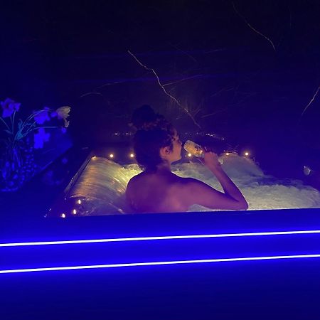 La Ronde Des Bois - Romance Et Bien Etre - Jacuzzi Privatif-Piscine-Patio Mellecey ภายนอก รูปภาพ