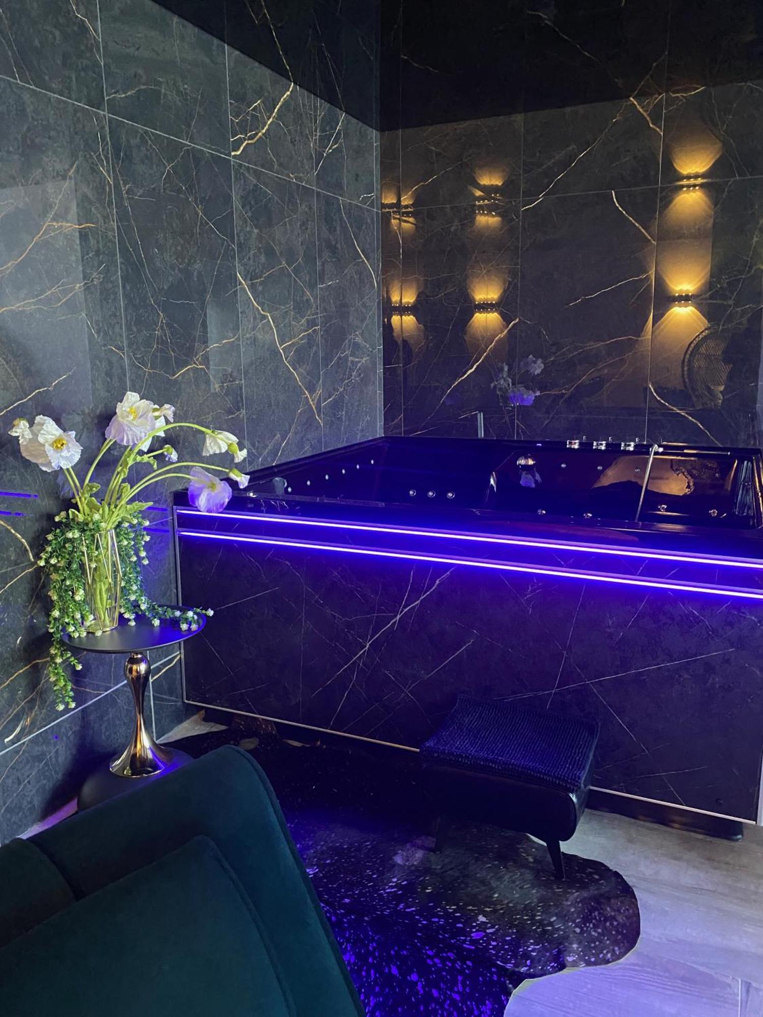 La Ronde Des Bois - Romance Et Bien Etre - Jacuzzi Privatif-Piscine-Patio Mellecey ภายนอก รูปภาพ